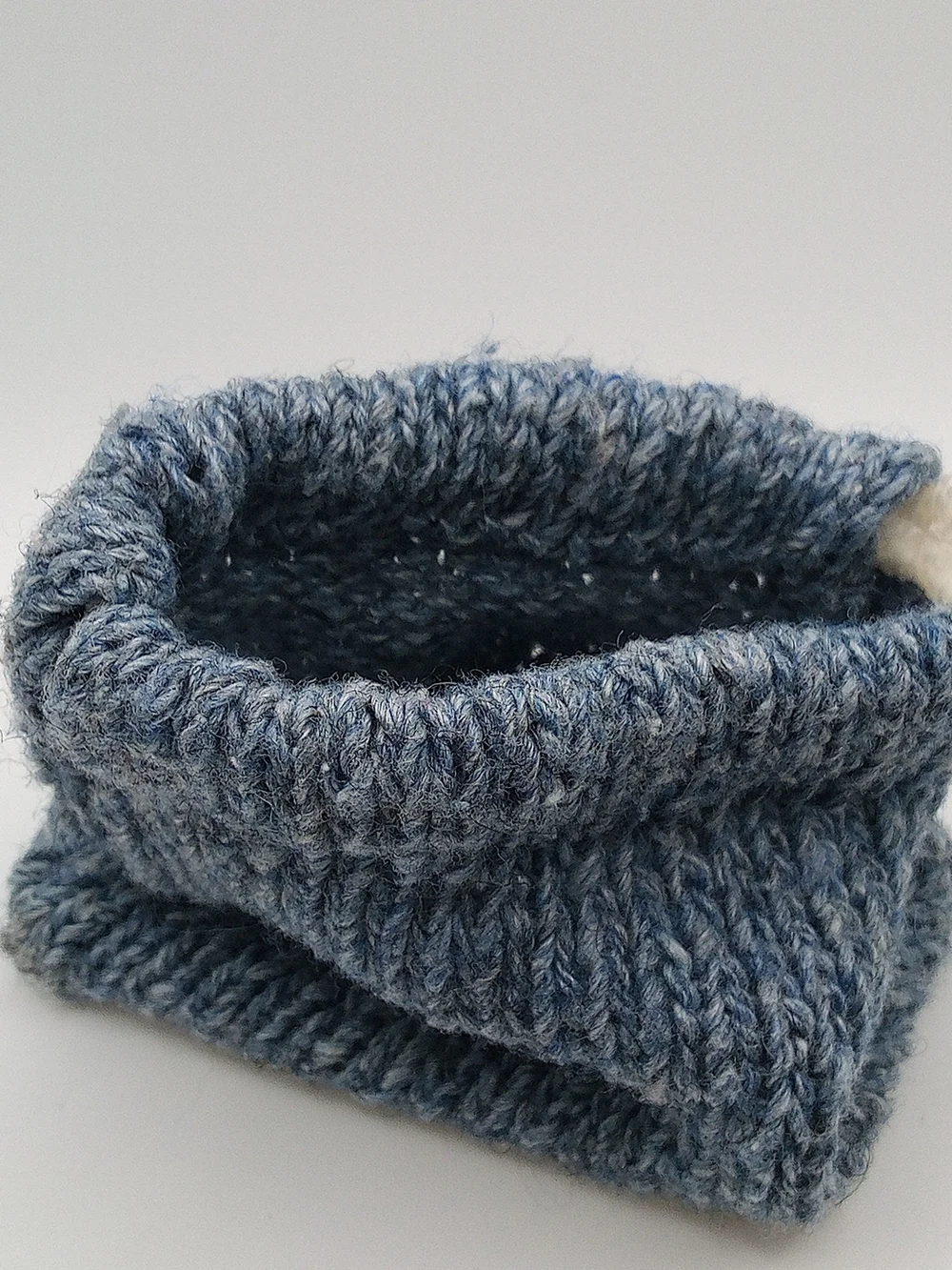 Handmade Blue Knit Jewelry Travel Pouch – Women’s OS